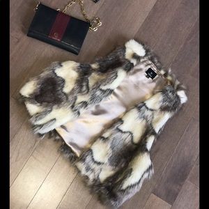 Fake fur vest